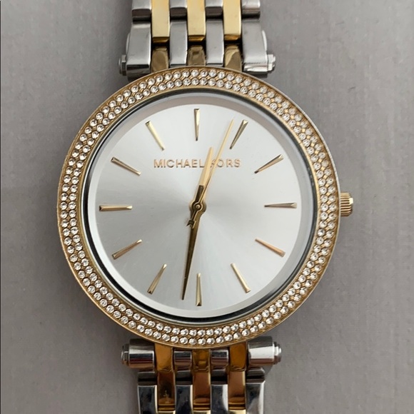 Michael Kors watch - Picture 2 of 2